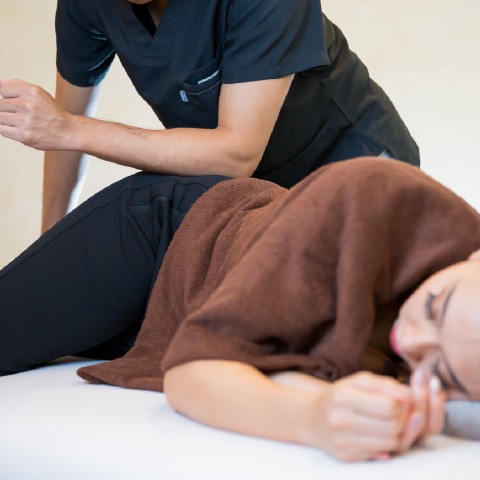 骨盤矯正・姿勢矯正